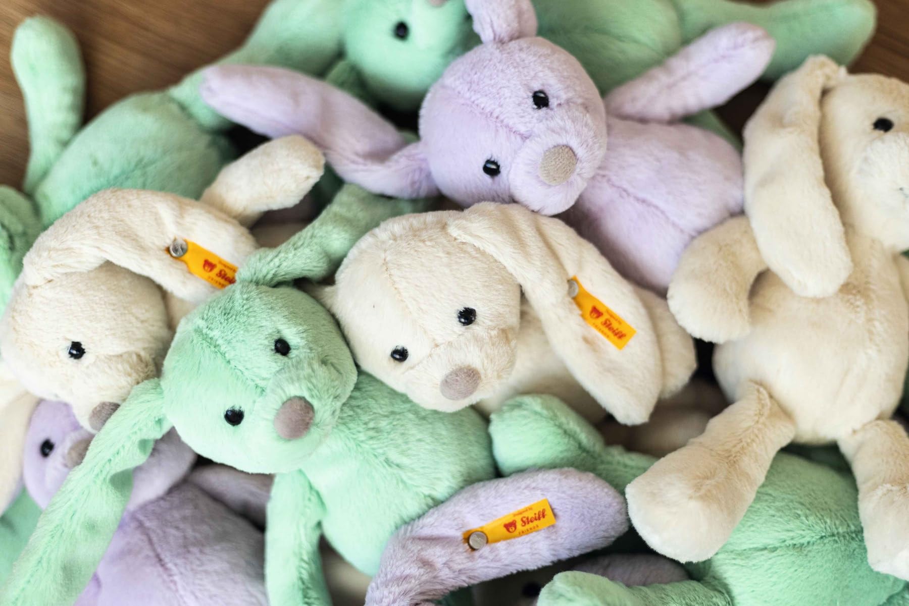 Steiff Tilda Hase 20cm grün, Plüschtier mit Schlappohren, Soft Cuddly Friends, Flauschiges Stofftier zum Kuscheln und Spielen, Kuscheltier für Mädchen und Jungen, waschmaschinenfest